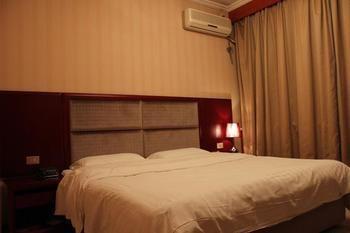 Dongfang Hotel Harbin Exteriör bild