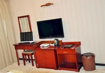 Dongfang Hotel Harbin Exteriör bild