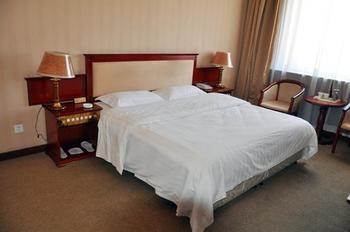 Dongfang Hotel Harbin Exteriör bild