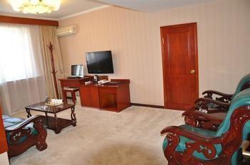 Dongfang Hotel Harbin Exteriör bild